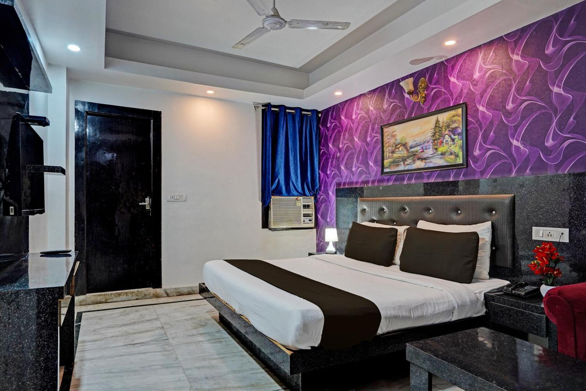 Готель Collection O Noida Saffron Екстер'єр фото