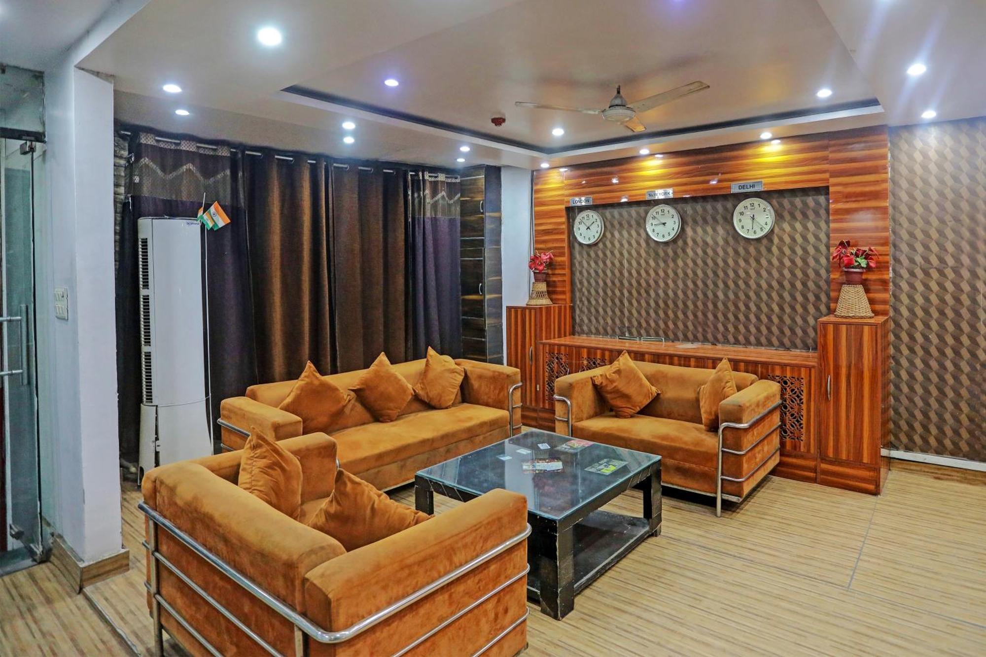 Готель Collection O Noida Saffron Екстер'єр фото
