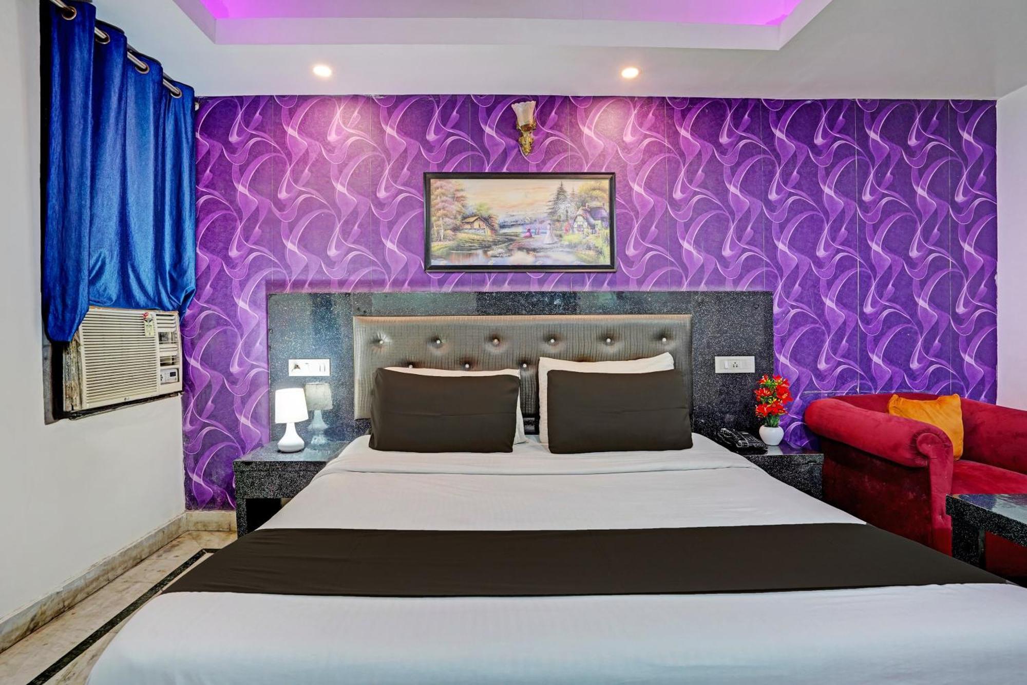 Готель Collection O Noida Saffron Екстер'єр фото